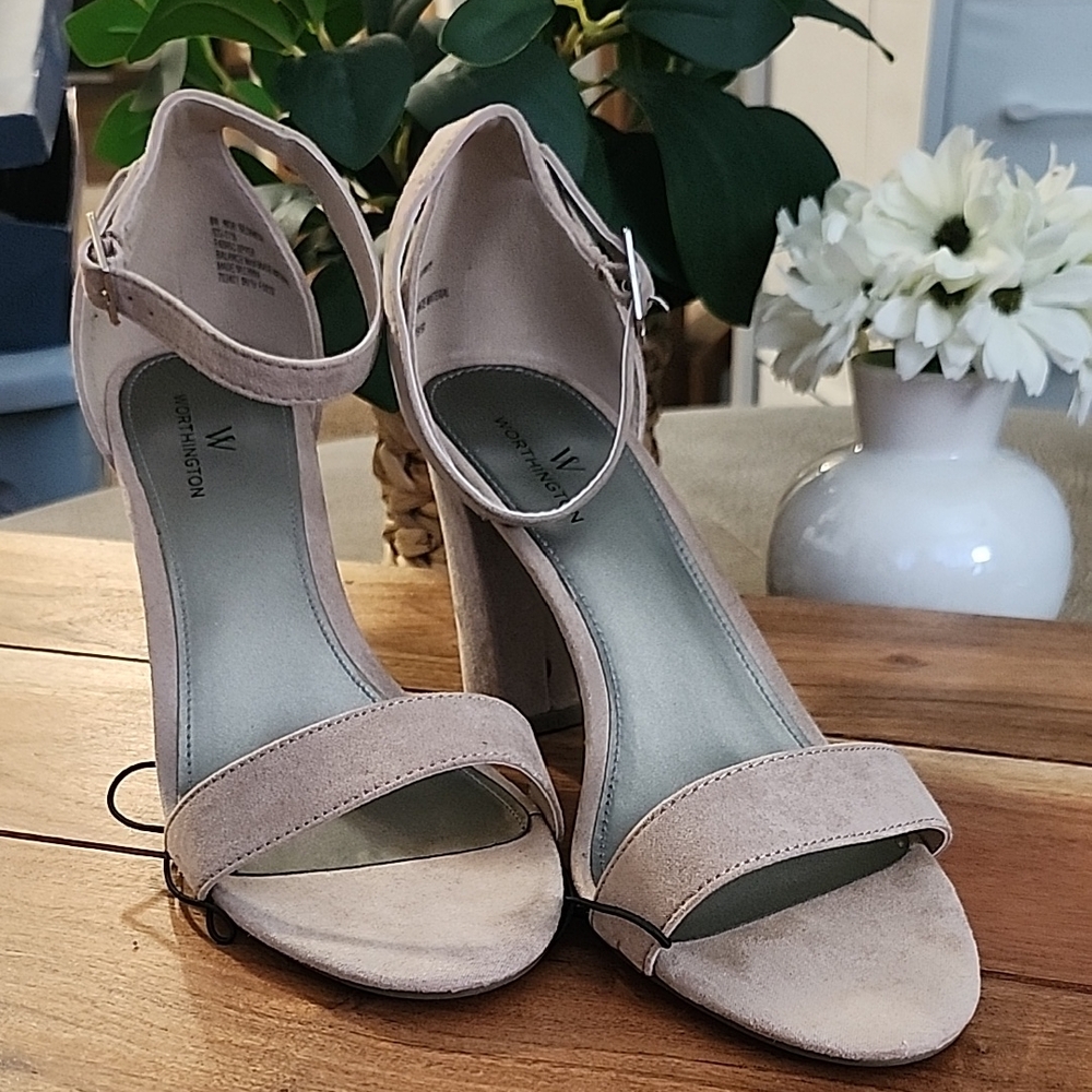 Worthington Tan Heels Elegant Minimalist Design